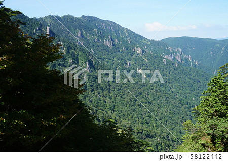 【世界遺産 紀伊山地の霊場と参詣道】大峯奥駈道にある五百羅漢を望む 奈良県吉野郡十津川村 【世界遺産 紀伊山地の霊場と参詣道】大峯奥駈道にある五百羅漢を望む 奈良県吉野郡十津川村 58122442
