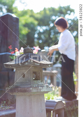 お墓参り　イメージ 58123822