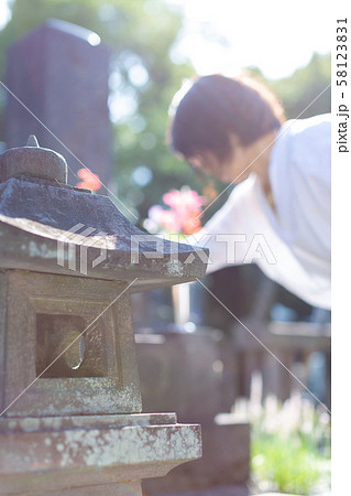 お墓参り　イメージ 58123831