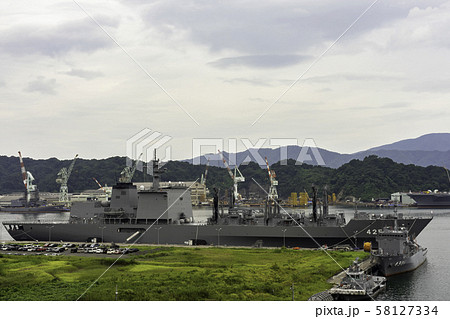 海上自衛隊 補給艦 ましゅう Aoe 425 京都府舞鶴市の写真素材
