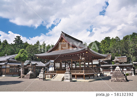 【苗村神社 西本宮】 滋賀県蒲生郡竜王町大字綾戸 58132392