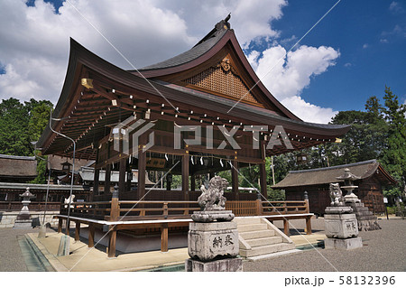 【苗村神社 西本宮】 滋賀県蒲生郡竜王町大字綾戸 58132396