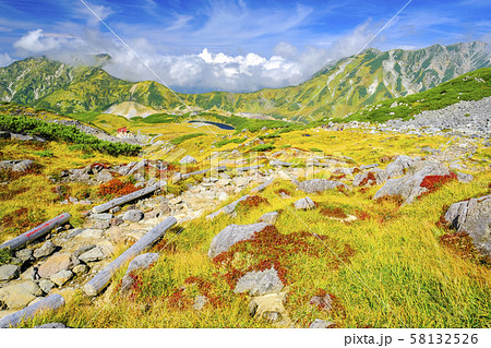 室堂山から室堂平俯瞰 58132526