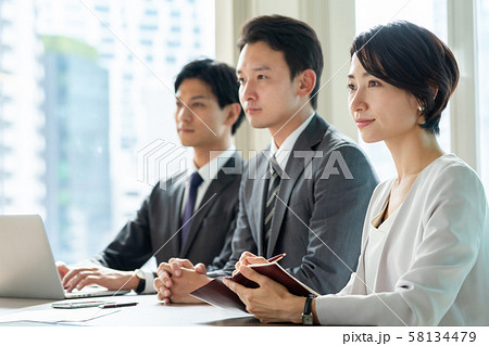 ミーティング ビジネスパーソン 打ち合わせイメージ ミーティング ビジネスパーソン 打ち合わせイメージ 58134479