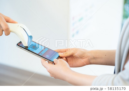 キャッシュレス決済 バーコード スマホ決済 QRコード キャッシュレス決済 バーコード スマホ決済 QRコード 58135170