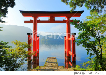 神奈川県 箱根 芦ノ湖 箱根神社 神奈川県 箱根 芦ノ湖 箱根神社 58135280
