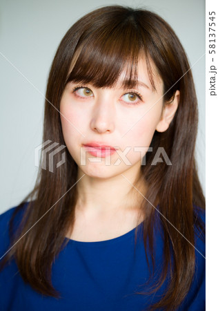 若い女性 ポートレート 若い女性 ポートレート 58137545