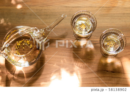 日本酒 金箔入り 58138902