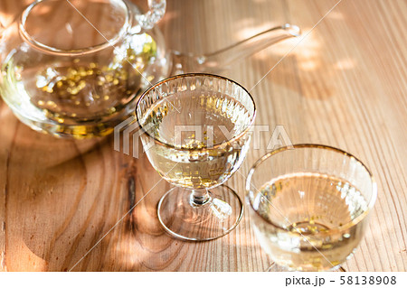 日本酒 金箔入り 58138908