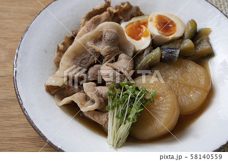 豚肉と大根の煮物〜半熟煮卵のせ〜 豚肉と大根の煮物〜半熟煮卵のせ〜 58140559