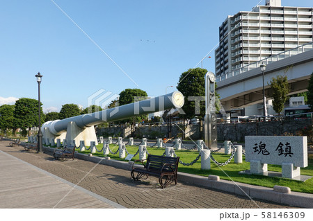 ヴェルニー公園に設置された戦艦陸奥大砲の写真素材