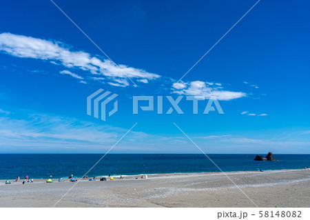 新潟県　糸魚川市　親不知ピアパークの海水浴場 58148082