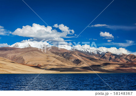 Himalayan lake Tso Moriri 58148367