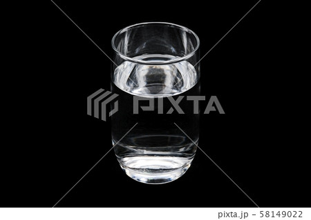 コップ一杯の水 58149022