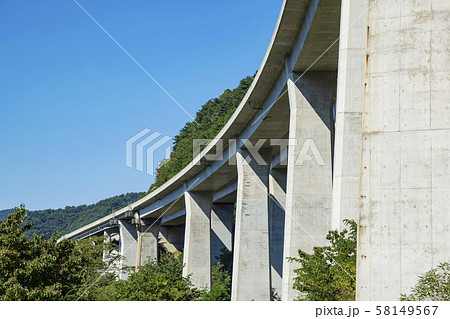 高速道路　高架橋 58149567