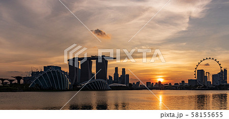 シンガポールの夕景　パノラマ 58155655