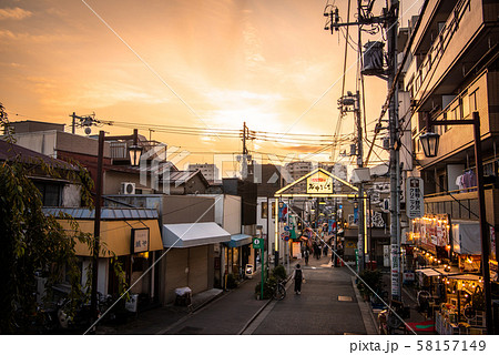 谷中銀座商店街　夕焼けだんだんの夕焼け 58157149