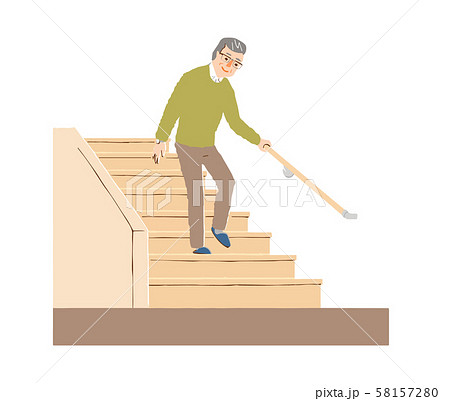 階段を降りるシニア男性 58157280