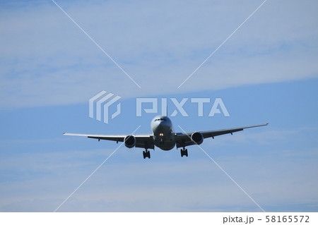 飛行機 飛行機 58165572