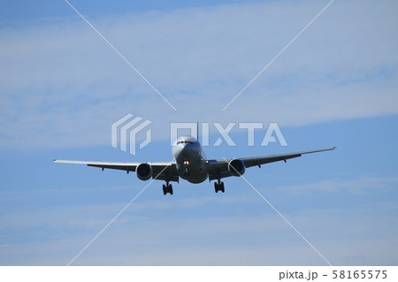 飛行機 飛行機 58165575