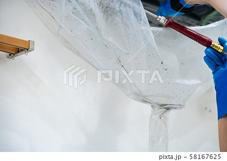 冷房　エアコン　空調　エアコンクリーニング　ハウスクリーニング　汚れたクーラーのフィルター　大掃除　 58167625