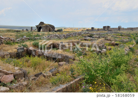 アニ遺跡・聖使徒教会と住居跡 58168059