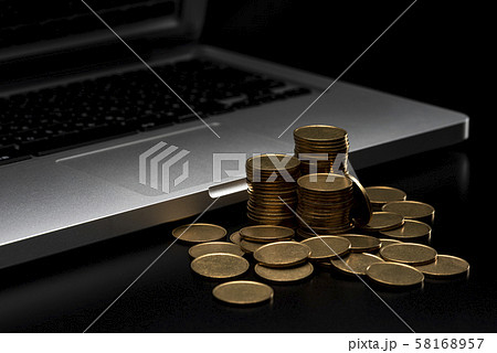 お金とパソコン お金とパソコン 58168957