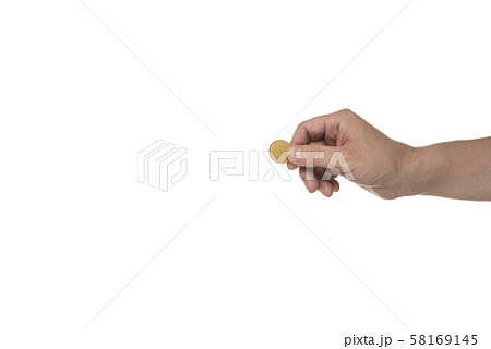 コインを持つ手 58169145