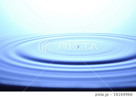 しずく 落下 滴 58169966