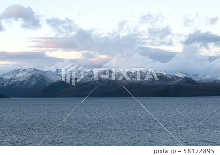 南米パタゴニア　フィヨールド 58172895