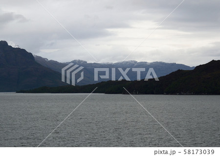 南米パタゴニア　フィヨールド 58173039