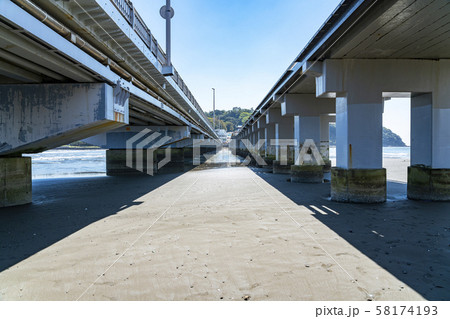 【神奈川県】江の島大橋 江の島弁天橋 橋脚 【神奈川県】江の島大橋 江の島弁天橋 橋脚 58174193