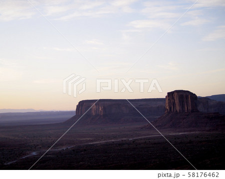 モニュメントバレー 58176462