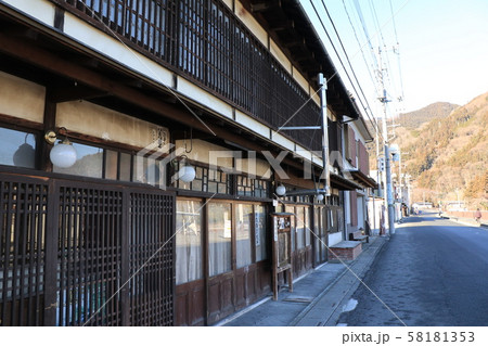 秩父鉄道終点三峰口駅前の建物 秩父鉄道終点三峰口駅前の建物 58181353
