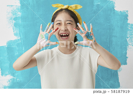 子供　ライフスタイル　絵描き 58187919