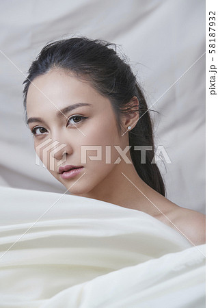 女性　ビューティー　絹 58187932