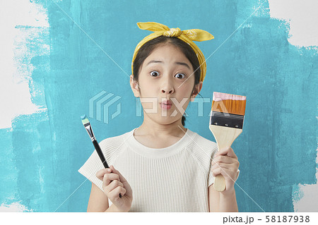 子供　ライフスタイル　絵描き 58187938