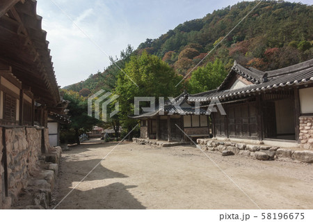 韓屋 タイル 古建築 58196675