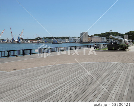 ヴェルニー公園のボードウォーク 58200421