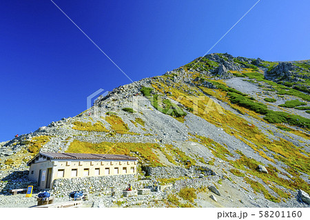 雄山登山道と公衆トイレ 58201160