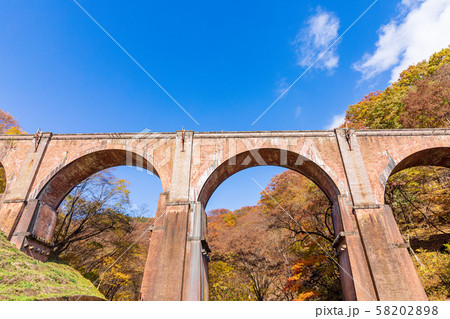 紅葉 群馬県めがね橋の風景 秋 紅葉 群馬県めがね橋の風景 秋 58202898