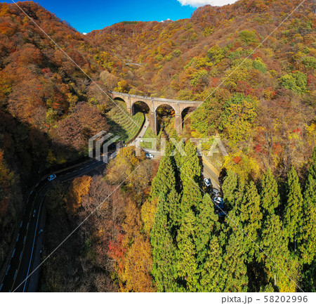 空撮 紅葉 群馬県めがね橋の風景 秋 空撮 紅葉 群馬県めがね橋の風景 秋 58202996