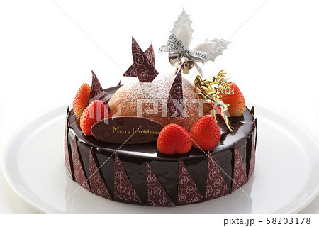 食品 ケーキ 洋菓子 クリスマス クリスマスケーキ チョコレートケーキ イチゴ フルーツケーキ 食物の写真素材