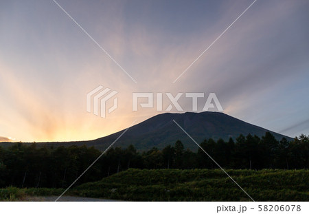 馬返登山口岩手山の夕景 58206078