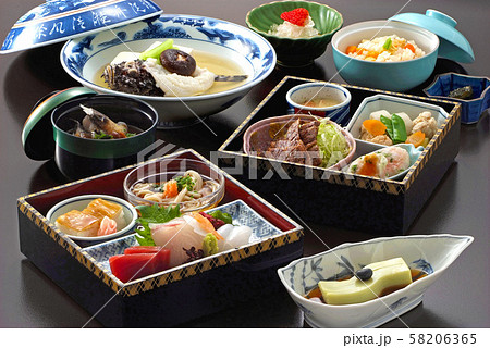 和御膳 日本料理 刺身 肉 オコゼ 和定食 魚 料理 食べ物 食品 ディナー お重 の写真素材