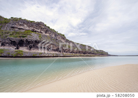 ニューカレドニア ロイヤルティ諸島 ウベア島 レキンの絶壁 ニューカレドニア ロイヤルティ諸島 ウベア島 レキンの絶壁 58208050
