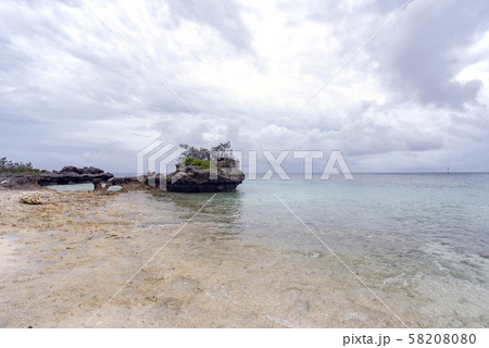 ニューカレドニア ロイヤルティ諸島 ウベア島　ムリ岬 58208080