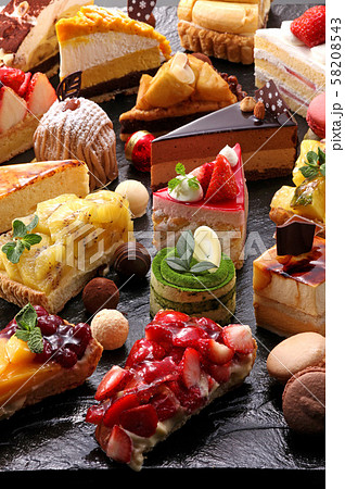 スイーツ　ケーキ　ケーキ集合　ショートケーキ　食べ物　食品　デザート　ケーキイメージ　 58208543