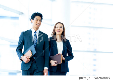 ビジネスイメージ 男性社員 女性社員 ビジネスイメージ 男性社員 女性社員 58208665