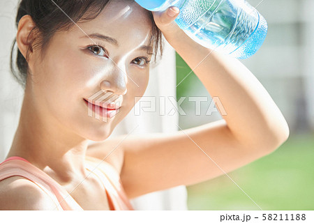 女性　スポーツウェア 58211188